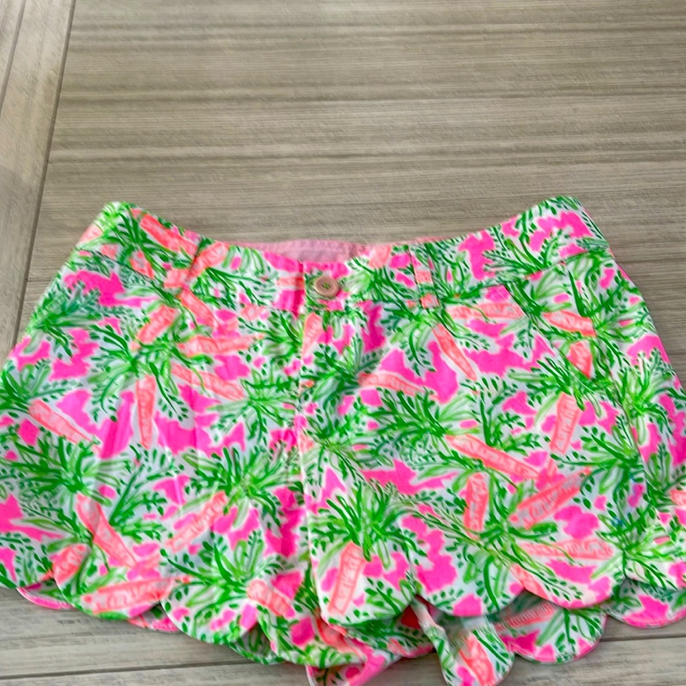 Lilly Putz, her buttercup shorts